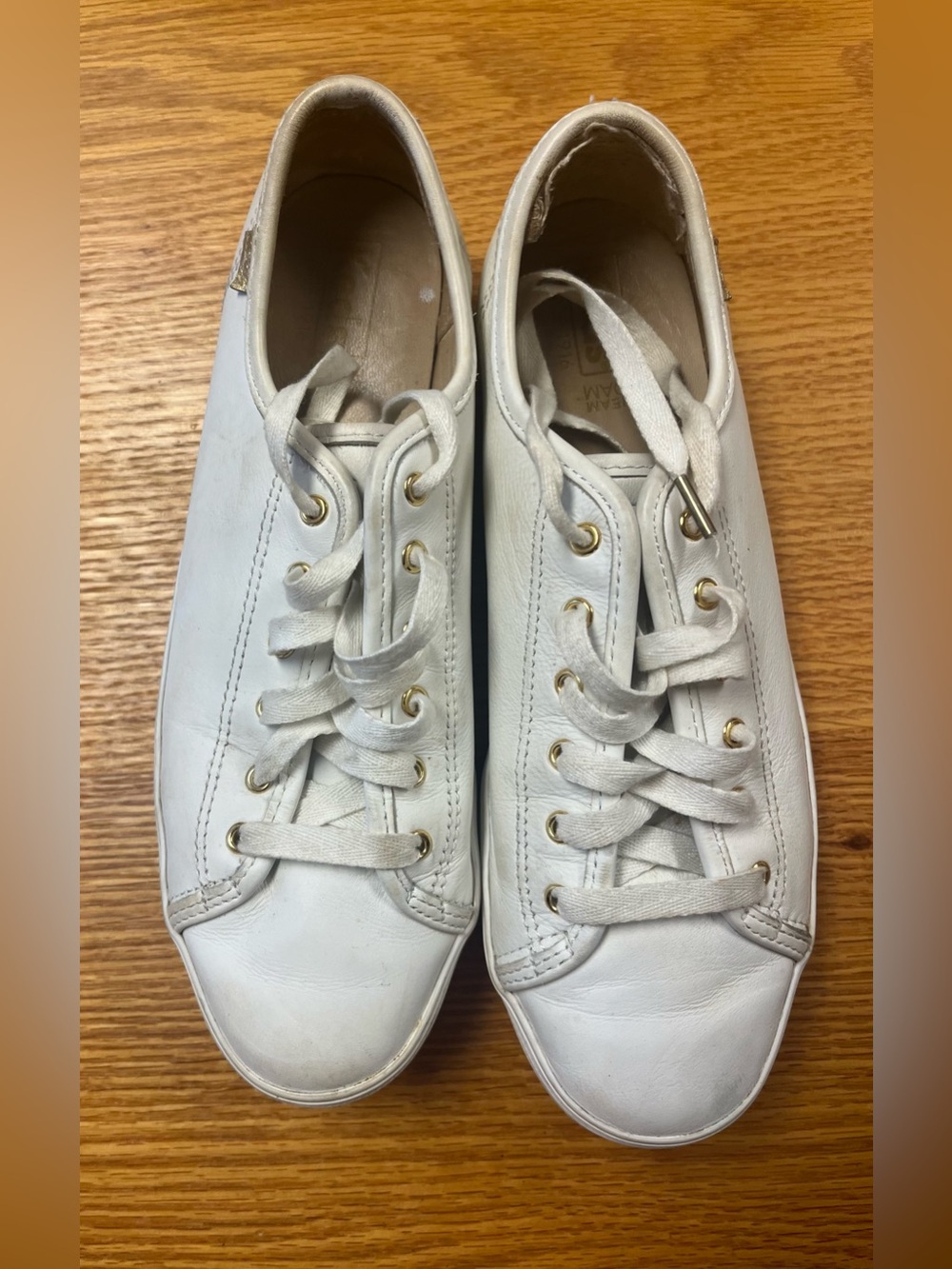 Keds Women’s White Leather Sneakers Gold Eyelets Lace-Up Shoes Size 7.5 Classic